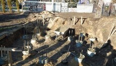 Хто ж його посадить? Він же – пам’ятник!