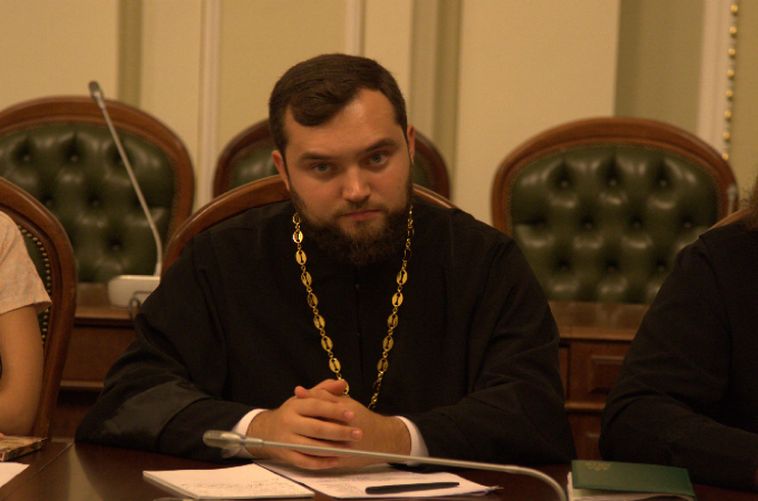 Ukraine is forced into the abyss of religious conflict, – expert