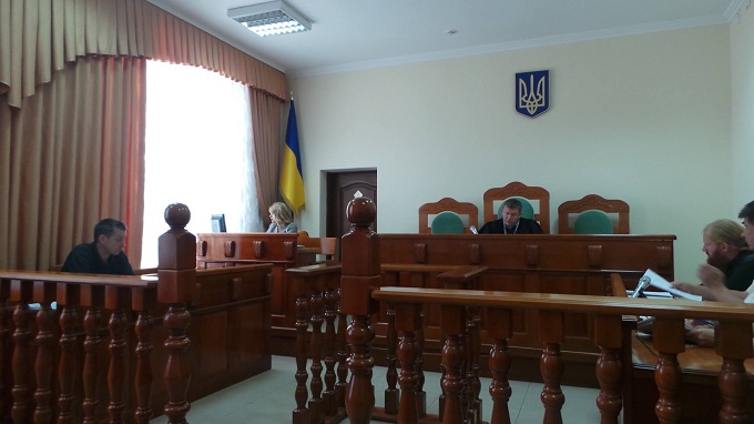 Громада УПЦ у селі Великий Омеляник тимчасово молиться у пристосованому для цього вагончику