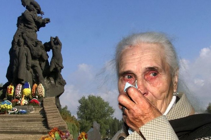 В Киеве открылась выставка к 75-й годовщине трагедии Бабьего Яра
