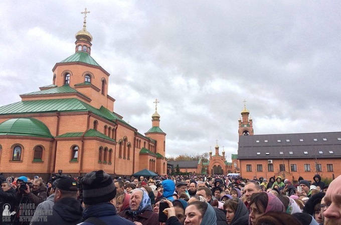 130 тысяч верующих посетили Голосеевский монастырь в Киеве в День памяти матушки Алипии