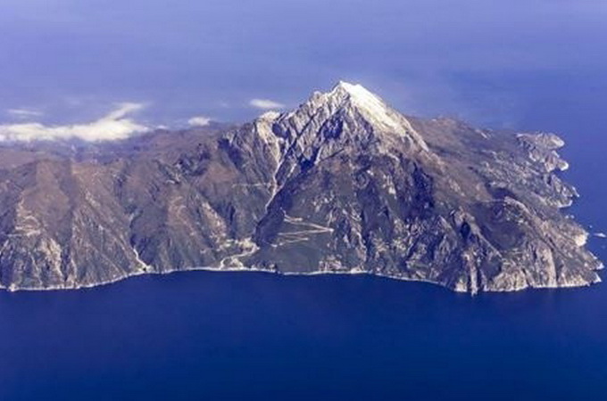 Опубліковані унікальні знімки Святої Гори Афон з неба