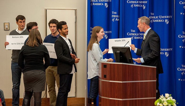 В католицьких коледжах США навчають студентів без документів