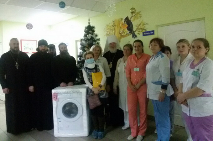 Рівненська єпархія УПЦ привітала онкохворих дітей з Різдвяними святами