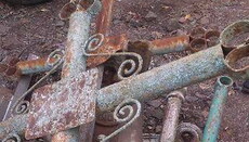 У Черкаському селі вкрали та пропили хрести з могил