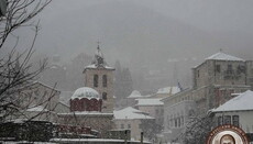 Небувалий снігопад оповив Святу Гору на Різдво: монахи думають, це – підтвердження правильності юліанського календаря (ФОТО)