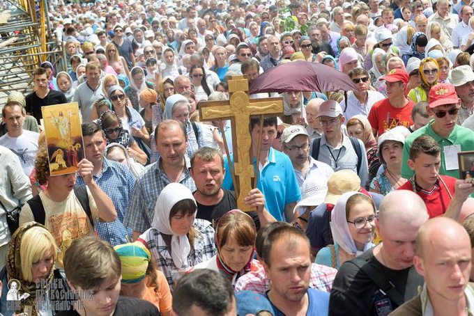 Торжество живых среди кладбища умерших