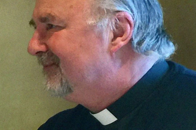 Колишній капелан королеви: Церква Англії помирає