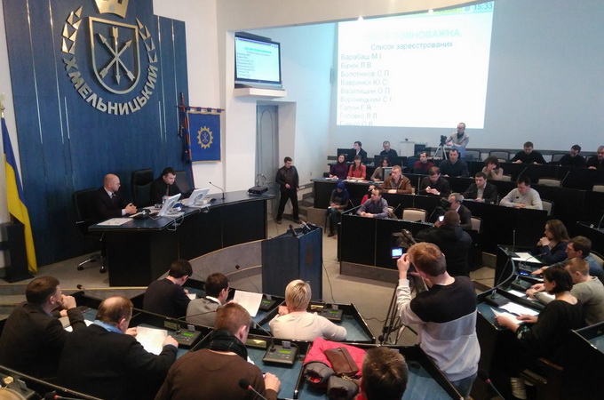 В Хмельницком депутаты не повелись на провокацию «свободовцев» по запрету УПЦ 