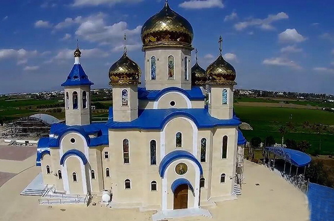 Первый русский храм на Кипре открыл двери для верующих
