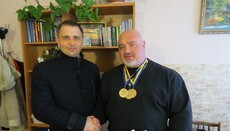  Священик із Одеси знову став абсолютним чемпіоном з пауерліфтингу