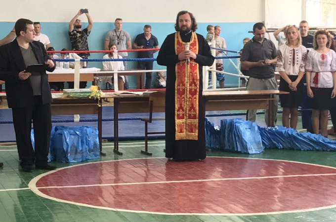 Священнослужитель УПЦ благословил открытие боксерского турнира
