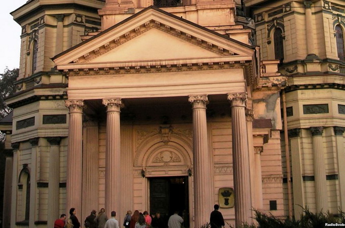 Борець за повернення храму УПЦ місту Дніпро оскаржує рішення суду з-за кордону