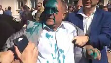 У Білгород-Дністровському праворадикали облили члена виконкому зеленкою і погрожували захопити церкви УПЦ