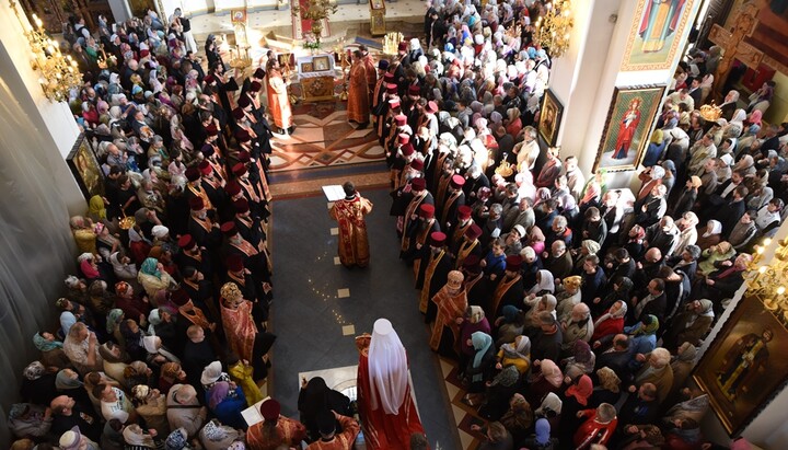 У молебні за примноження любові в Запоріжжі взяли участь більше тисячі осіб