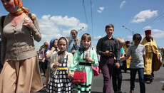 У Рівному кілька сотень дітей пройшли Хресною ходою (ФОТО)