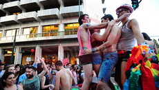 Більше геїв, хороших та різних: 29 посольств закликали провести гей-парад в Афінах