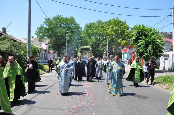 Віряни Херсона пройшли Хресним ходом з Касперівською іконою Божої Матері (ФОТО)