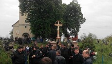 В Ирляве греко-католики требуют от общины УПЦ «освободить храм» (ВИДЕО)