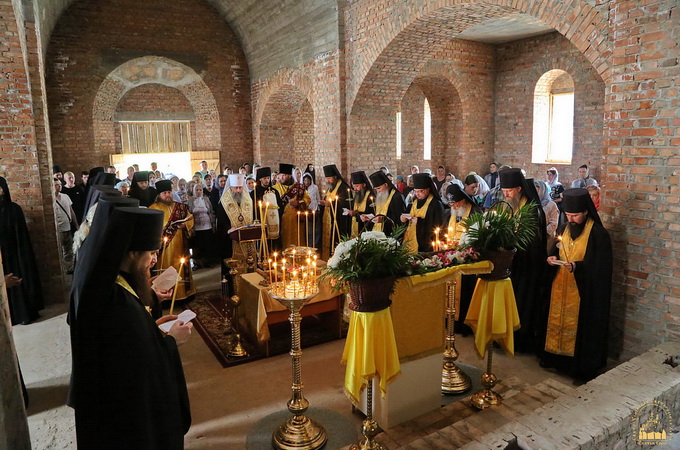 У Святогірській Лаврі відбувся перший молебень в храмі праведного Іоанна Руського (ФОТО)