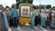 Более тысячи верующих вышли Крестным ходом из Ровно в скит праведной Анны (ВИДЕО)