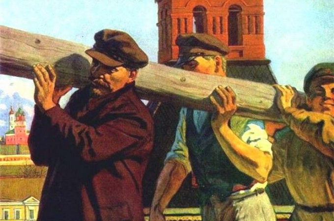 Ленин на субботнике изображен не с бревном, а с обломком креста, – версия