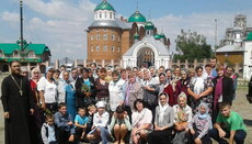 Сліпі паломники з Волині вклонилися святиням Чернівецької єпархії УПЦ