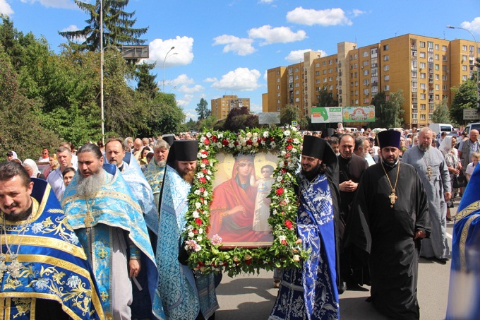 Вперше на Закарпаття прибула чудотворна ікона «Призри на смирення» (ФОТО)