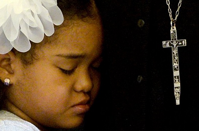 Церква: Рада Європи може регулювати носіння хрестика поза бажанням людини