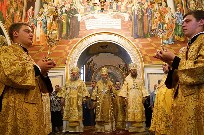 Предстоятель УПЦ: Апостоли своїм життям показали красу віри в Христа