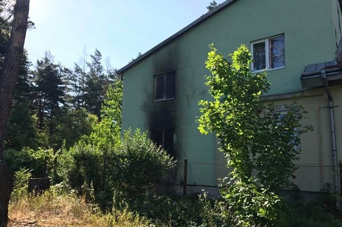 «Монастир» під Львовом закидали коктейлями Молотова