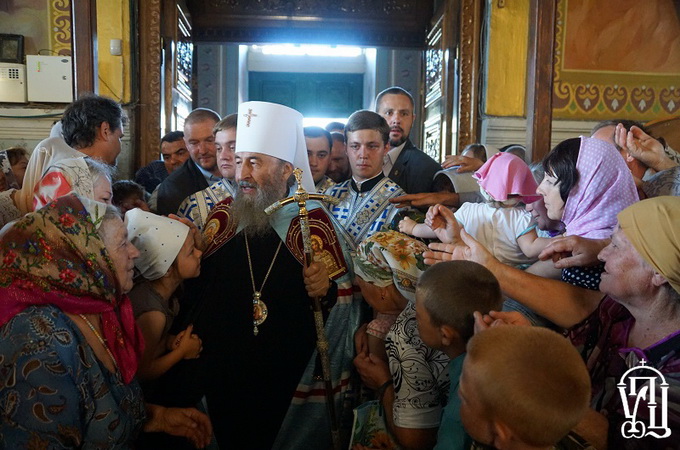 Предстоятель УПЦ та віряни Ізюму вшанували Піщанський образ Божої Матері