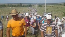 15 км до мети: міжнародний Хресний хід увечері прибуде до Почаєва (ФОТО)