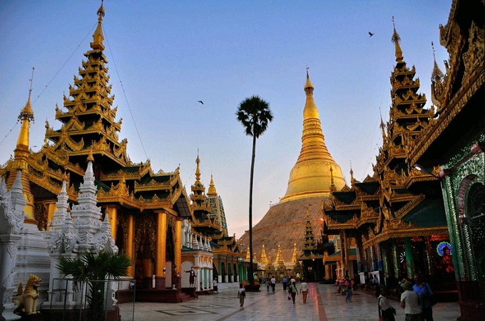 У М'янмі туристку ув'язнили через відмову роззутися в храмі