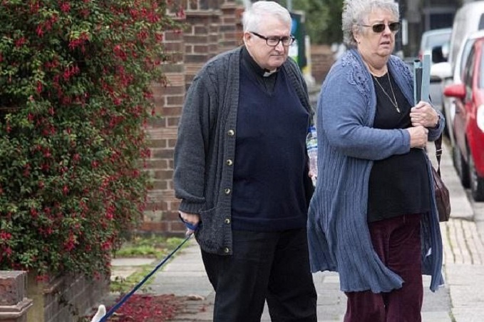 Викарий украл у мертвой прихожанки инвалидное удостоверение