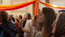 Католики-харизматы провели «огненную молитву» в Хмельницком