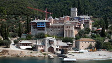 Два афонских монастыря закроют для паломников