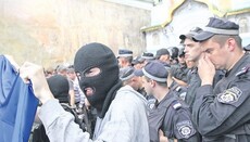 В Киево-Печерской лавре заявили об угрозе нападения радикалов