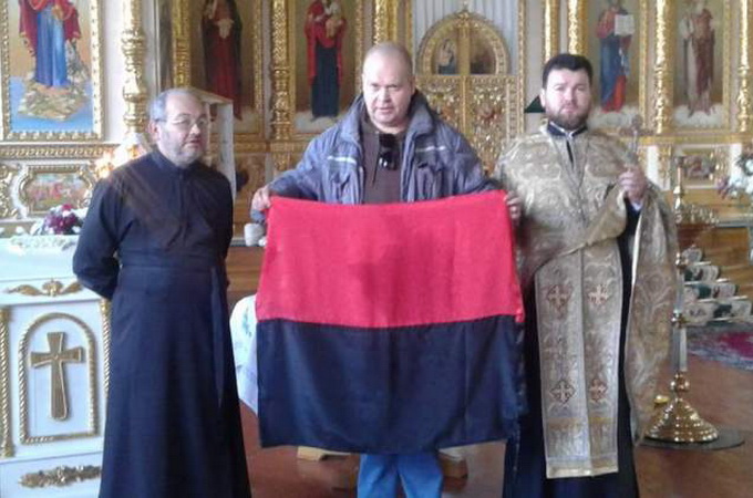 В Николаеве Киевский патриархат освятил флаги ОУН