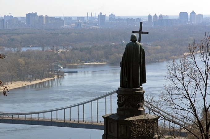 Сформували оргкомітет з відзначення 1030-річчя хрещення Русі – України