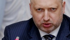 Турчинов: Україна відривається від московських календарів