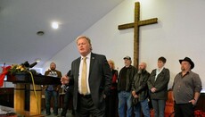 У США конгресмен застрелився через звинувачення у домаганнях до віруючої