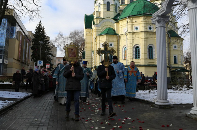 Верующие Ровно встретили Святогорскую икону Божией Матери