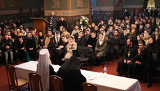 В Почаевской лавре архиереи УПЦ рассказали молодежи о важности молитвы 