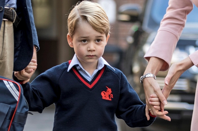 Капелан британського двору вичитав тих, що закликають молитися про принца-гея