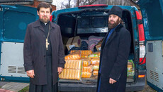 Братия Киево-Печерской лавры поздравила пожилых людей с грядущим Рождеством