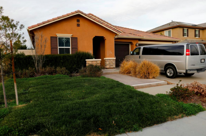 В Калифорнии «респектабельная» религиозная семья привязывала детей к кроватям