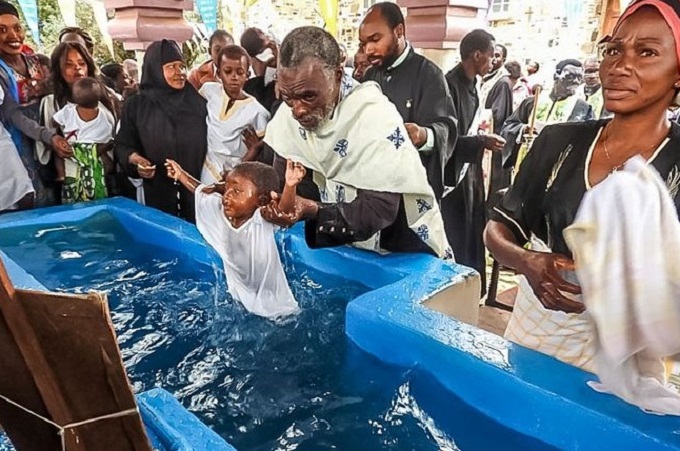 Під час масового хрещення в Конго 556 осіб стали православними