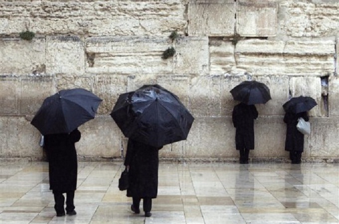 Головний рабин Ізраїлю попросив іудеїв припинити молитись про дощ