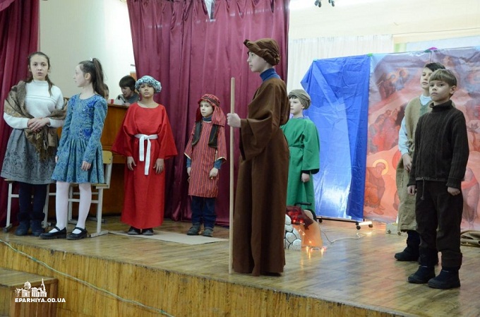 Вихованці недільної школи в Одесі влаштували концерт для ув'язнених